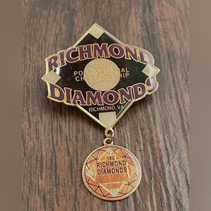 Richmond Diamonds PONY National 18U Championship lapel or hat pin 2002 Vintage